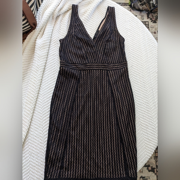 NWT !! BCBG Stunning Sheath Black Dress Sz. Large - Picture 7 of 10